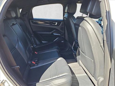 Used 2021 Porsche Cayenne Coupe image 11