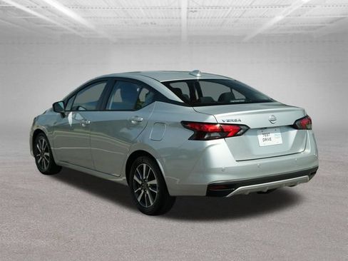 Used 2025 Nissan Versa SV FWD image 6