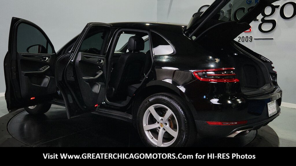 Used 2018 Porsche Macan AWD/4WD image 19
