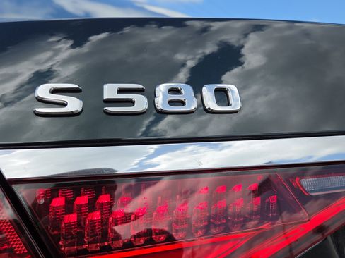 Used 2025 Mercedes-Benz S 580 4MATIC Sedan image 15
