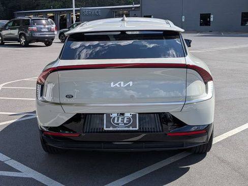 Used 2022 Kia EV6 Wind RWD image 4