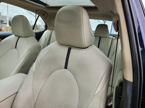 Used 2021 Toyota Camry XLE w/ Navigation Package image 12