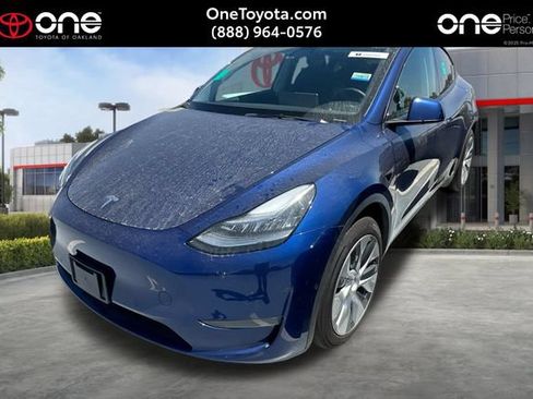 Used 2021 Tesla Model Y Long Range AWD/4WD image 1