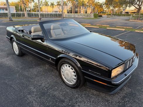 Used 1993 Cadillac Allante image 2