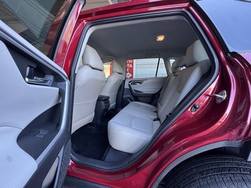 Used 2021 Toyota RAV4 XLE image 14