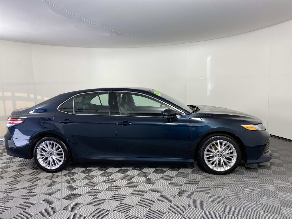 Used 2018 Toyota Camry XLE FWD image 10