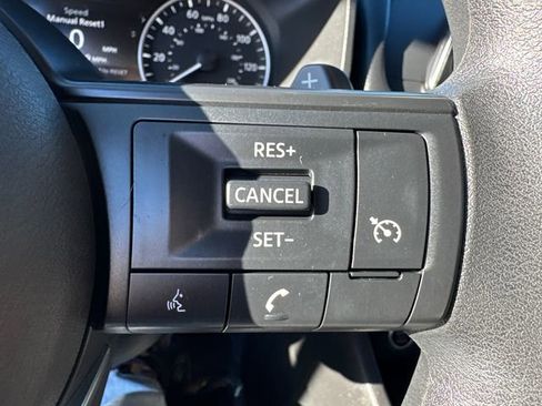 Used 2023 Nissan Rogue S image 30