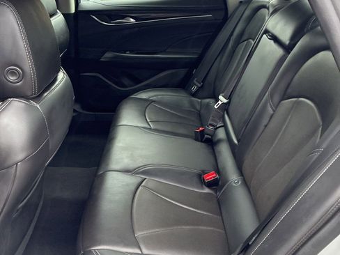 Used 2018 Buick LaCrosse Essence FWD image 3
