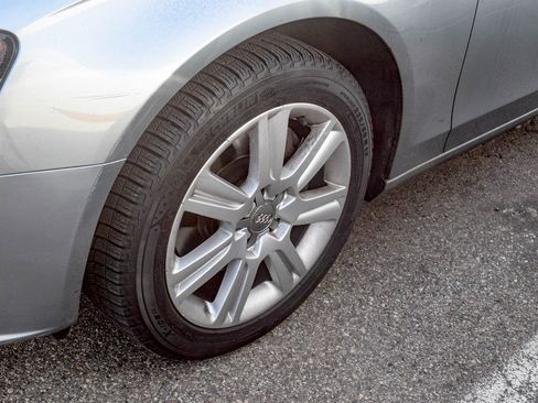 Used 2010 Audi A4 2.0T Premium image 11