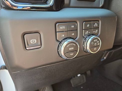New 2026 GMC Sierra 2500 Denali Ultimate AWD/4WD image 11
