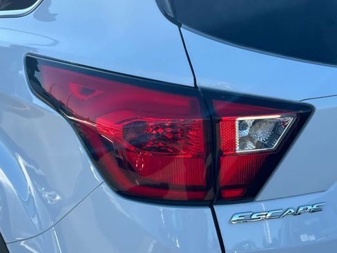 Used 2019 Ford Escape SE FWD image 20