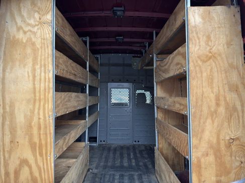 Used 2012 Nissan NV 2500 SV w/ Technology Pkg image 18