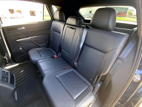 Used 2020 Volkswagen Atlas Cross Sport SE AWD/4WD image 21