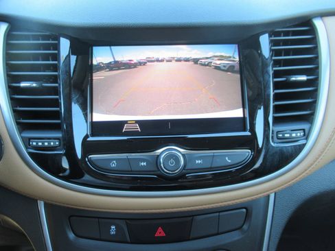 Used 2020 Chevrolet Trax LT w/ Driver Confidence Package FWD image 28