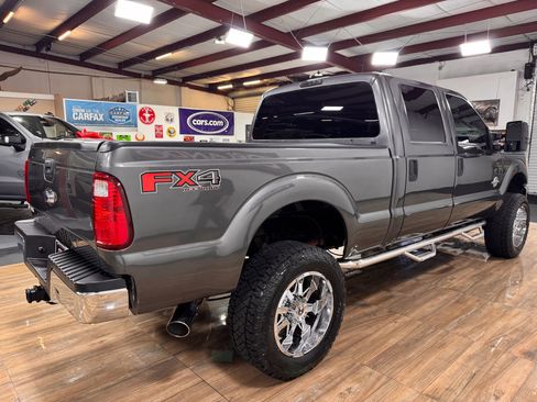 Used 2015 Ford F250 XLT w/ XLT Interior Package image 5