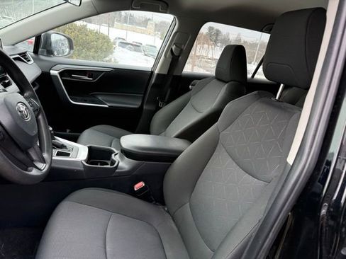 Used 2025 Toyota RAV4 XLE image 23
