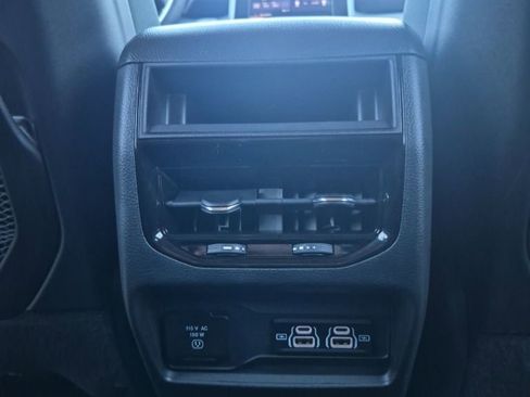 Used 2025 Jeep Grand Cherokee Altitude image 49