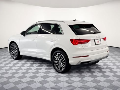 Used 2022 Audi Q3 2.0T Premium w/ Convenience Package AWD/4WD image 3