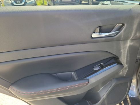 Used 2023 Nissan Altima 2.5 SR FWD image 16
