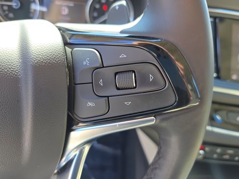 Used 2022 Buick Enclave Essence w/ Sport Touring Edition image 21