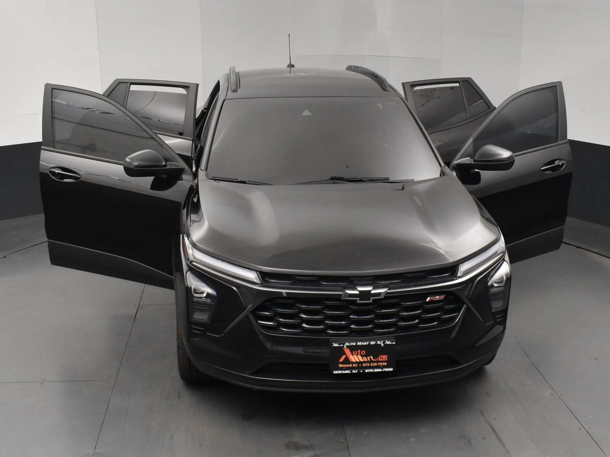 Used 2025 Chevrolet Trax RS FWD image 10