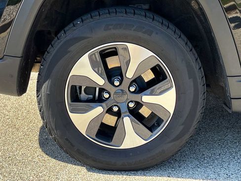 Used 2024 Jeep Grand Cherokee Limited 4xe image 10