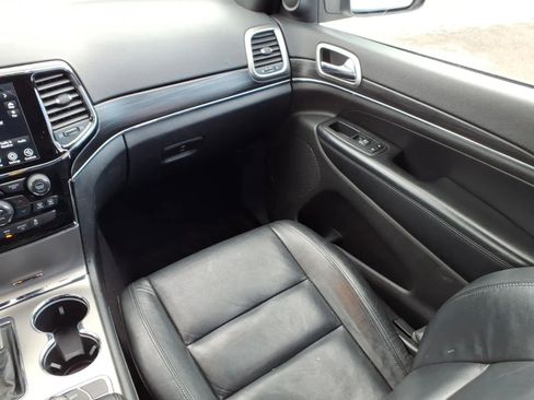 Used 2019 Jeep Grand Cherokee Limited image 20