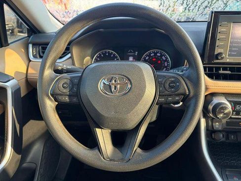 Certified 2022 Toyota RAV4 XLE FWD image 12