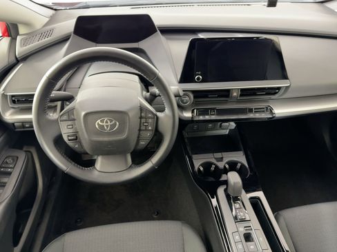 Used 2025 Toyota Prius LE image 22