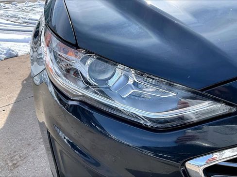 Used 2020 Ford Fusion SE image 28