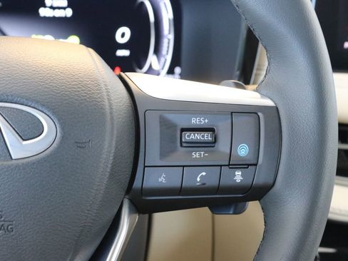 Certified 2025 INFINITI QX60 Luxe w/ Vision Package AWD/4WD image 12