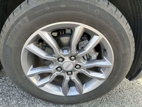 Certified 2024 GMC Terrain SLT FWD image 18