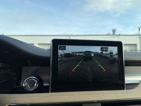 Certified 2022 Lincoln Corsair AWD w/ Equipment Group 101A image 25