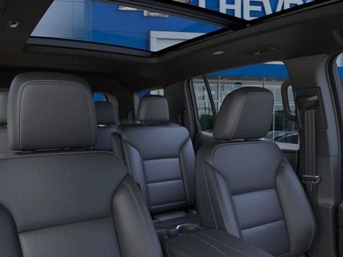 New 2026 Chevrolet Traverse LT w/ Sun and Wheel Package FWD image 24