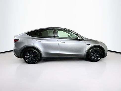 Used 2024 Tesla Model Y Long Range AWD/4WD image 10