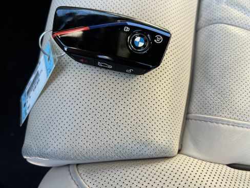 Certified 2025 BMW X6 M60i AWD/4WD image 36