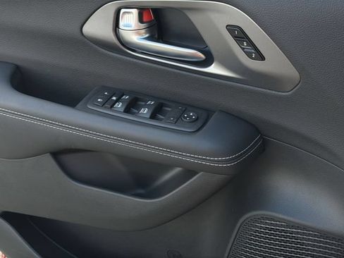 New 2026 Chrysler Pacifica Select FWD image 27