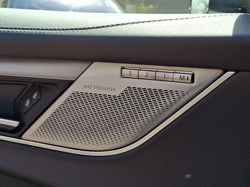 Certified 2025 Jaguar F-PACE R-Dynamic S image 24