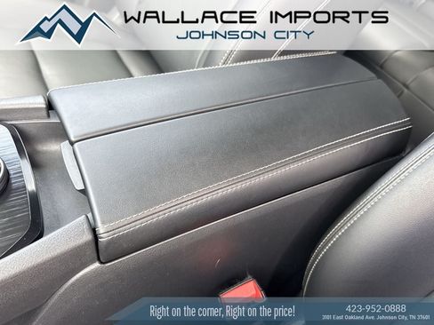 Used 2025 Nissan Rogue SL AWD/4WD image 18