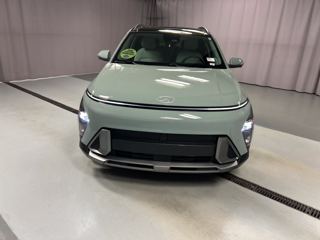 Used 2026 Hyundai Kona Limited FWD image 2