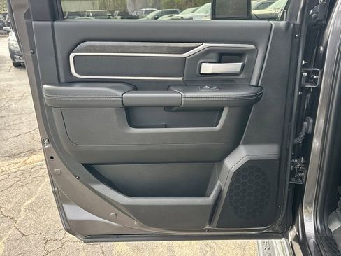 Used 2024 RAM 2500 Big Horn w/ Sport Appearance Package image 22