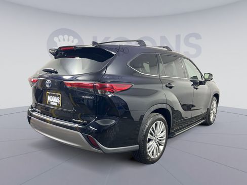 Used 2023 Toyota Highlander Platinum image 7