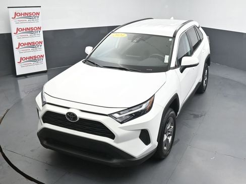 Used 2024 Toyota RAV4 XLE FWD image 27
