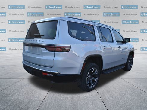 Used 2024 Jeep Wagoneer Series III image 6