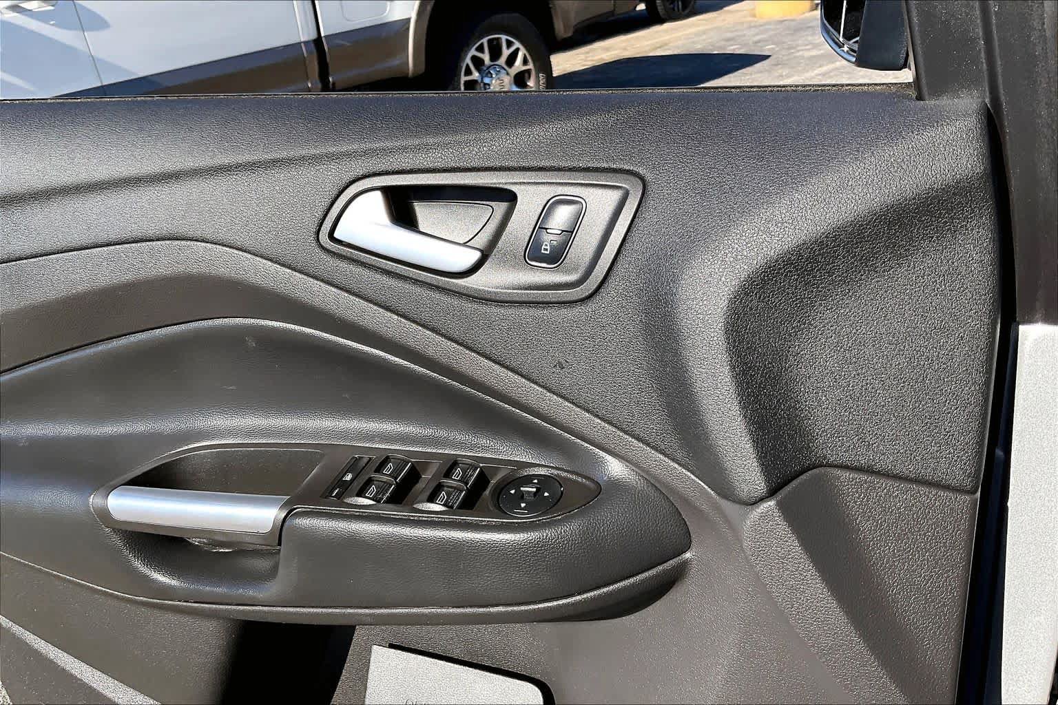 Used 2019 Ford Escape SEL FWD image 32