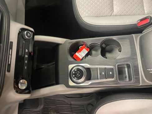 Used 2023 Ford Escape Active w/ Tech Pack #2 AWD/4WD image 18