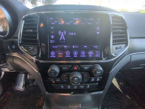 Used 2019 Jeep Grand Cherokee Limited w/ Trailer Tow Group IV image 17