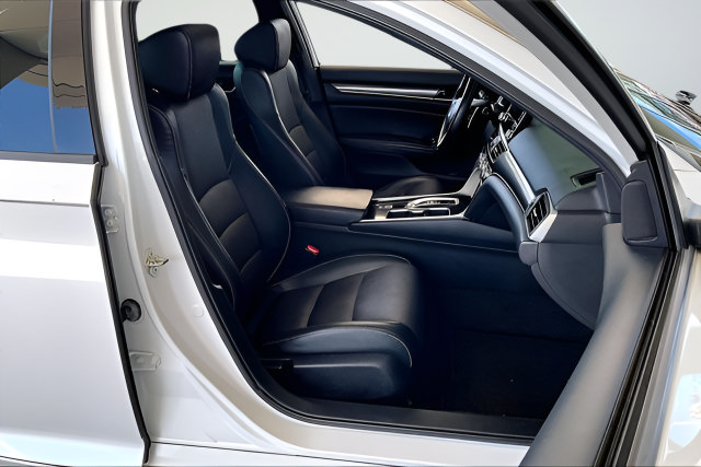 Used 2018 Honda Accord Sport image 27