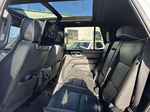 Used 2022 Chevrolet Tahoe Premier w/ Premium Package image 11