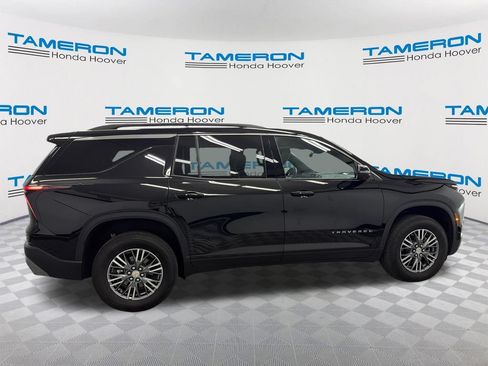 Used 2025 Chevrolet Traverse LT w/ Driver Confidence Package FWD image 6